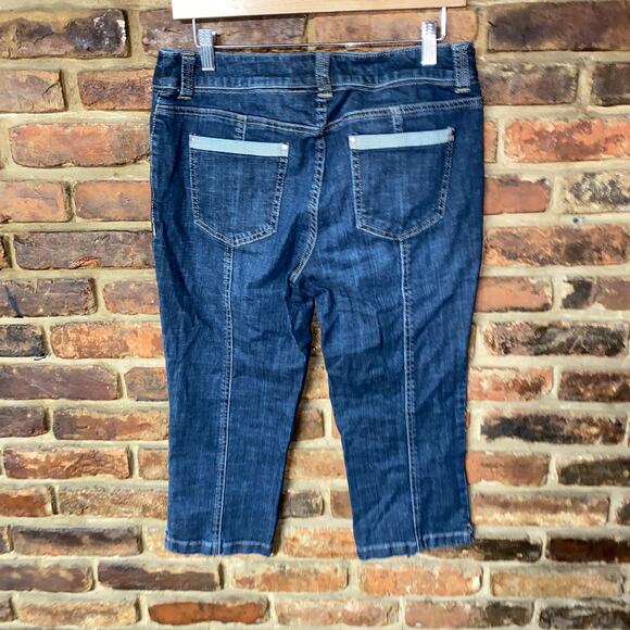 Chico's Dark Wash Blue Denim Cropped Capri Jeans Women's Size 0.5 / 6 Small - Picture 4 of 4